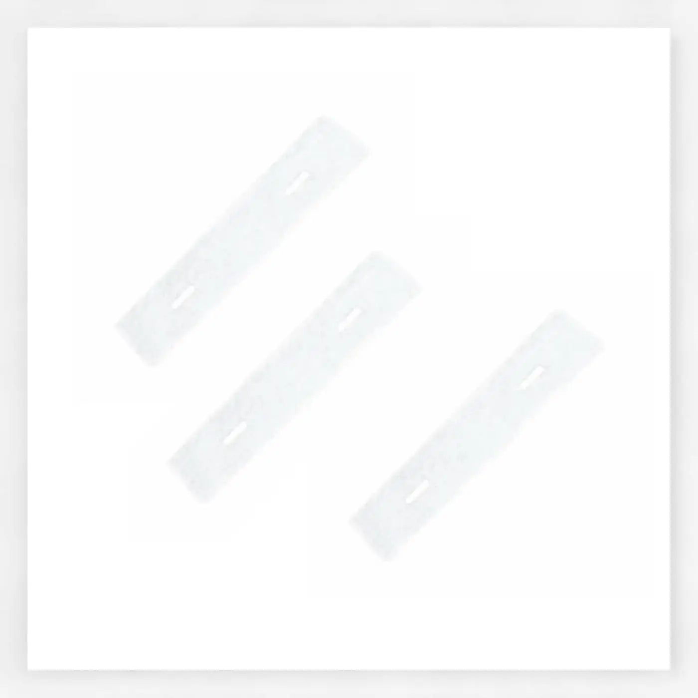 Drei durchscheinende weiße plastikpads mit mittiger aussparung für padhalter mit wasserführung