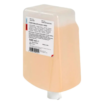 Ein durchscheinender beiger kunststoffspender mit weißer pumpe cws bestcream seife mild 500 ml flasche