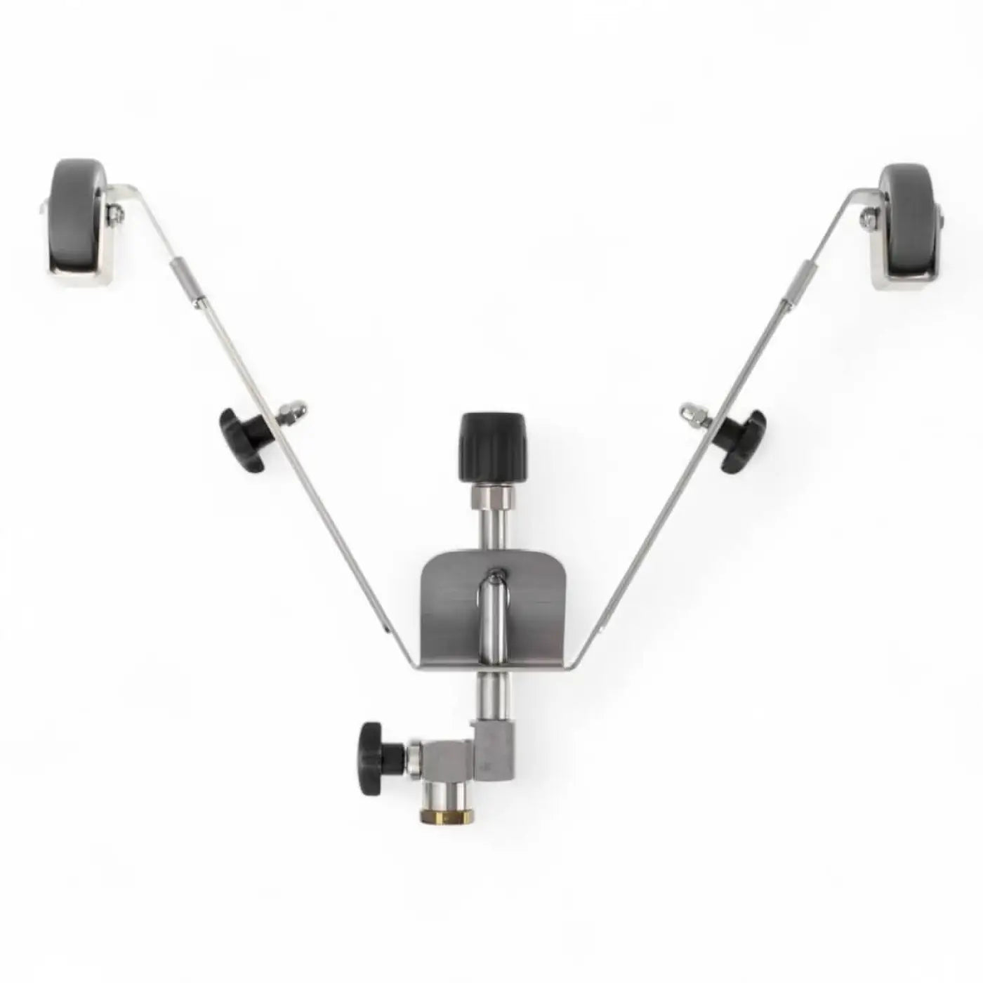 Silberner metallständer mit schwarzen gummirädern und justierknöpfen für düsenträger hd-teleskoplanze