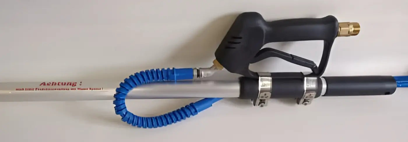 Mts teleskop sprühlanze alpha 75200-mega mit schwarzer und silberner düse und blauem spiralschlauch am langen metallrohr