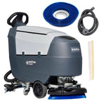 Grau-weiße nilfisk scheuersaugmaschine sc401 b mit blauem borstenbürstenkopf für den gewerblichen einsatz