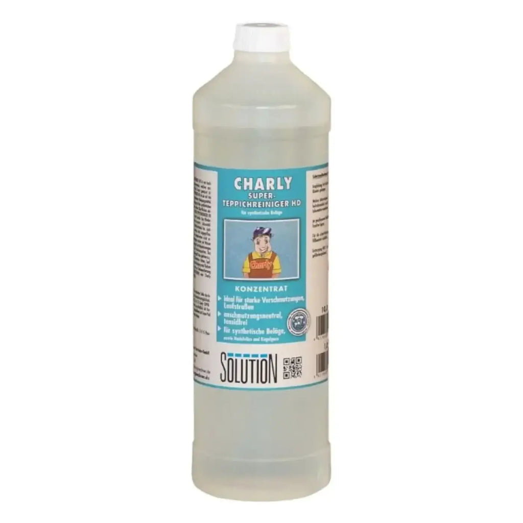 Eine klare kunststoffflasche mit weißem deckel und teal-schwarzem text auf hellblauem etikett charly superteppichreiniger hd