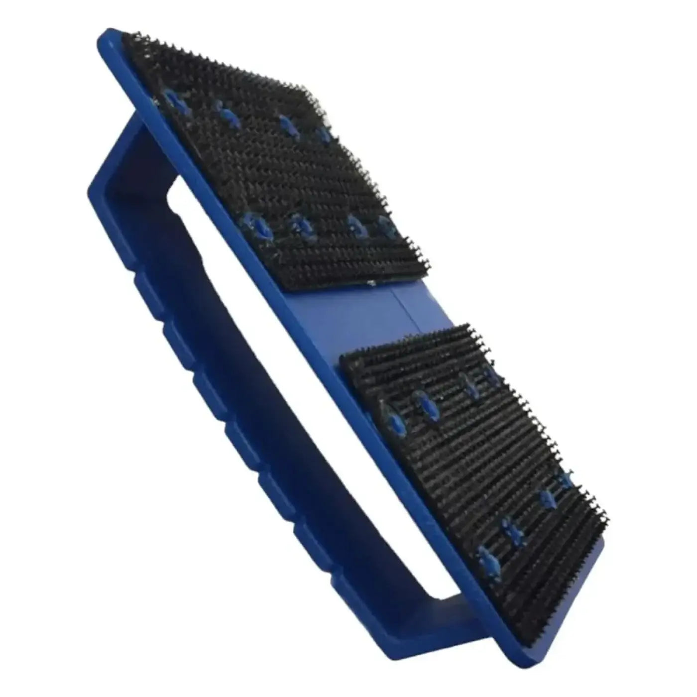 Blauer plastik-fußmassager mit schwarzen borsten und blauen kreisförmigen akzenten solution glöckner handpadhalter