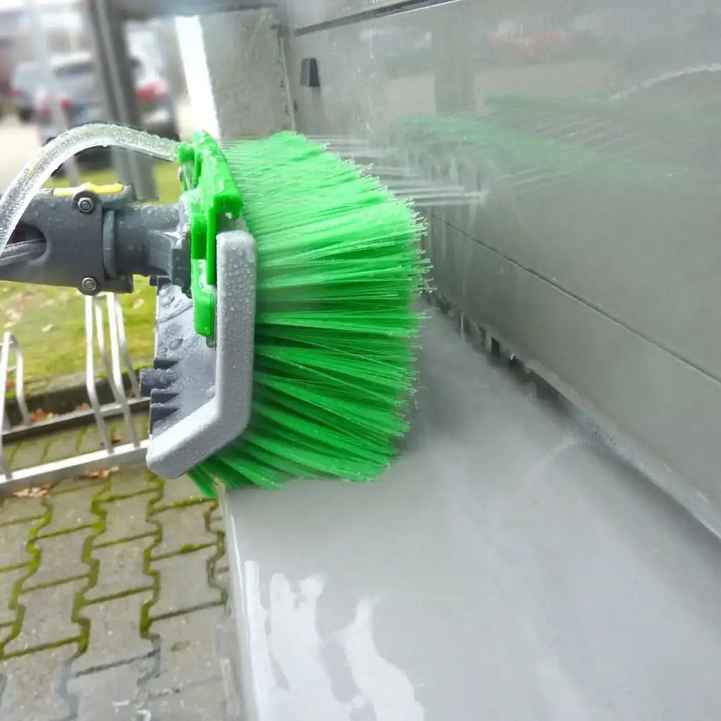 Unger nLite winkelbürste grün mit grauem grünem plastikgriff und schlauchanschluss zum reinigen