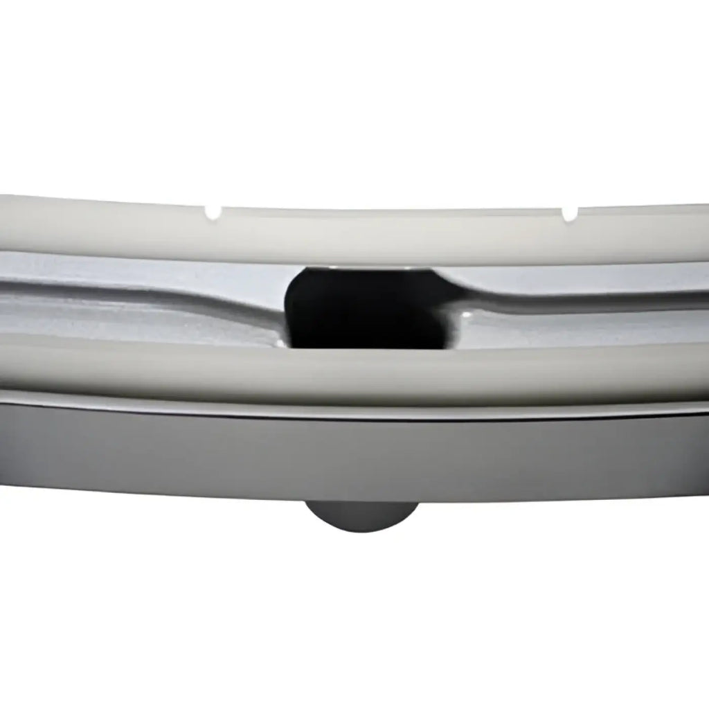 Silberner metallstoßfänger mit schwarzem rechteckigem ausschnitt und abgerundetem rand für wetrok duomatic intense 50 standard